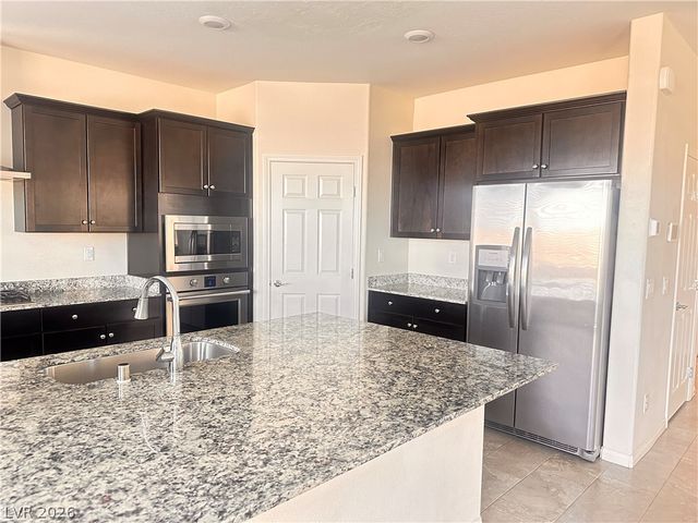 5380 Jade Crystal Avenue, Las Vegas, NV 89146