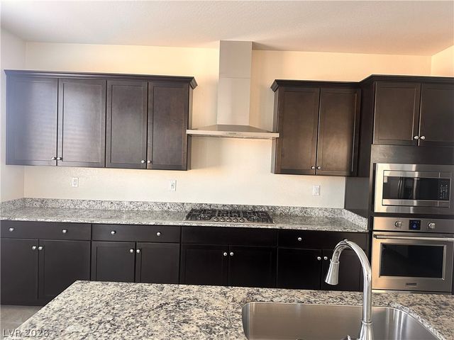 5380 Jade Crystal Avenue, Las Vegas, NV 89146