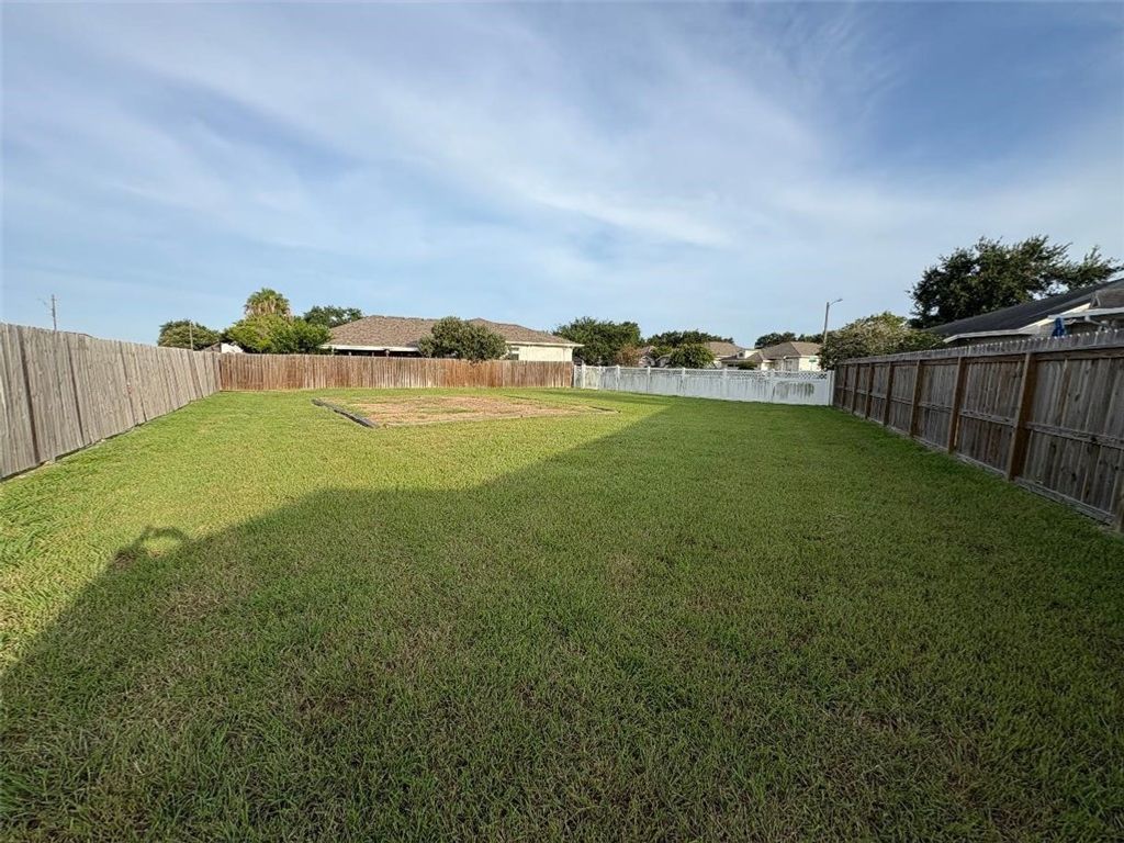 5802 English, Corpus Christi, TX 78414 — photo 3