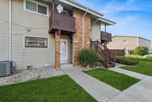7932 164th Court 251, Tinley Park, IL 60477