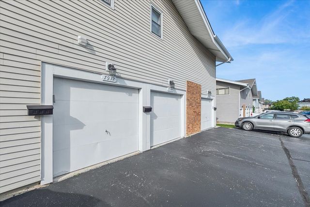 7932 164th Court 251, Tinley Park, IL 60477