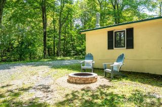 2777 Hickory Nut Gap Road, Newland, NC 28657