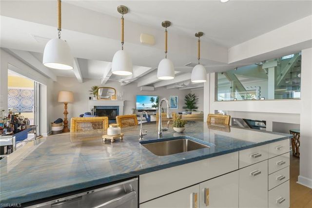 1 Sunset Captiva LN, Captiva, FL 33924