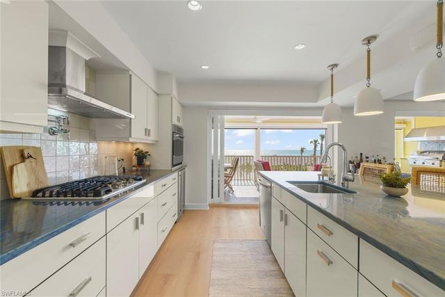 1 Sunset Captiva LN, Captiva, FL 33924