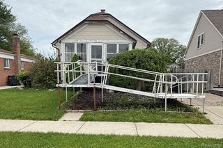 23141 Euclid Street, St. Clair Shores, MI 48082