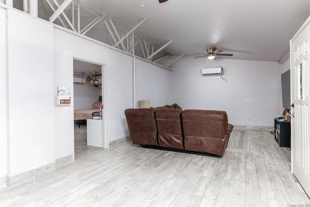 11334 S US HIGHWAY 181 3, San Antonio, TX 78223