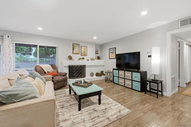 12089 Caminito Campana, San Diego, CA 92128