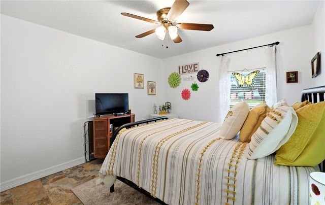 5037 Maylands Dr, Corpus Christi, TX 78413