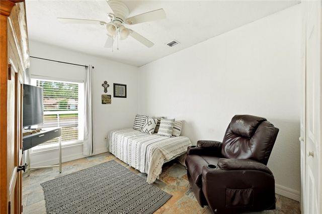 5037 Maylands Dr, Corpus Christi, TX 78413