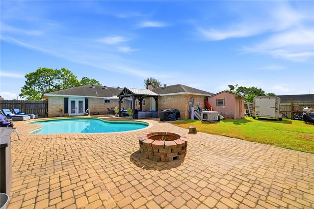 5037 Maylands Dr, Corpus Christi, TX 78413