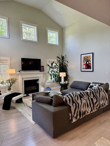 32 Starboard Drive 32, Wareham, MA 02532