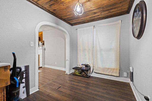 1601 W Bond Street, Denison, TX 75020