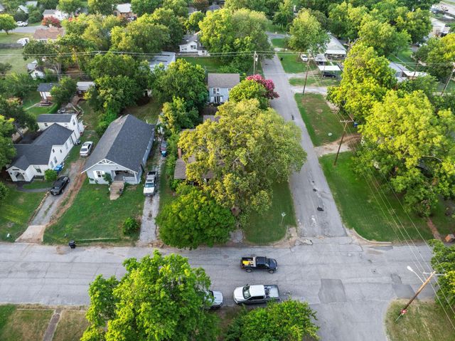 1601 W Bond Street, Denison, TX 75020