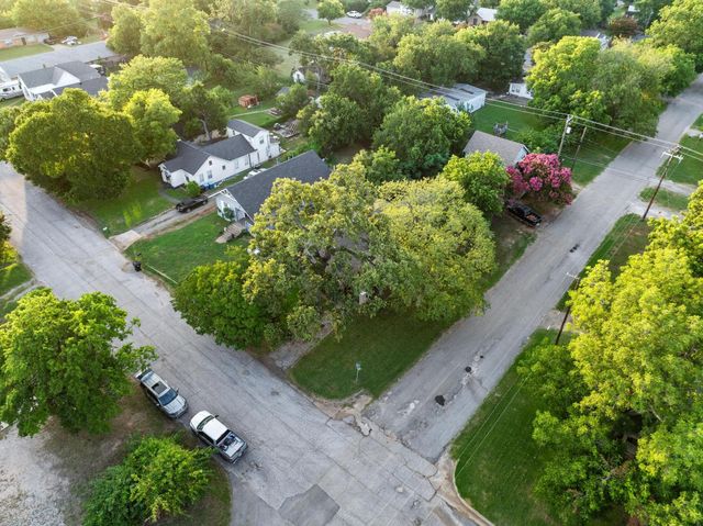 1601 W Bond Street, Denison, TX 75020