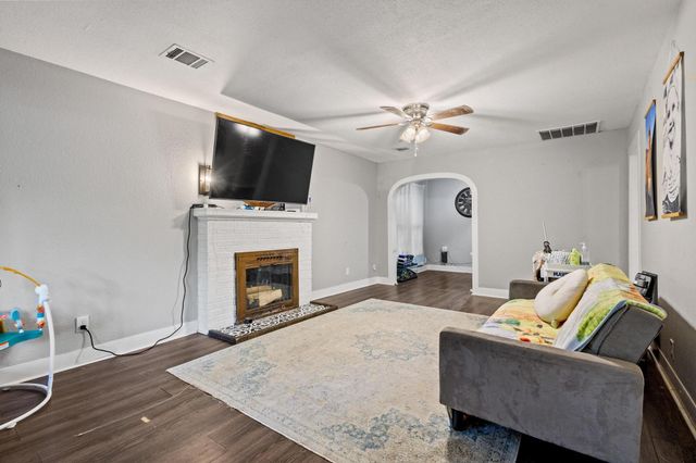 1601 W Bond Street, Denison, TX 75020