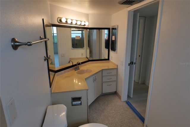 2333 FEATHER SOUND DRIVE A607, Clearwater, FL 33762