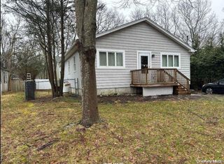 77 Panamoka Trail, Ridge, NY 11961