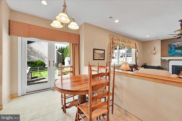 106 WOODBRIDGE CT, Sellersville, PA 18960