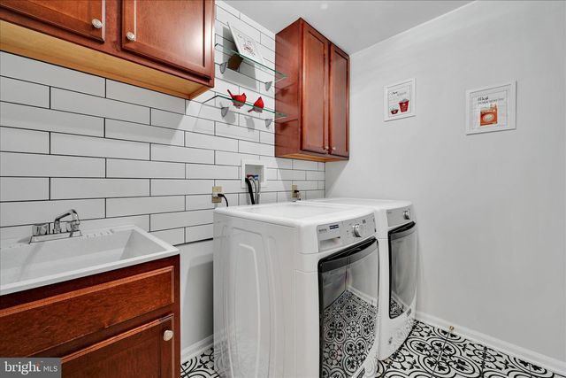 106 WOODBRIDGE CT, Sellersville, PA 18960