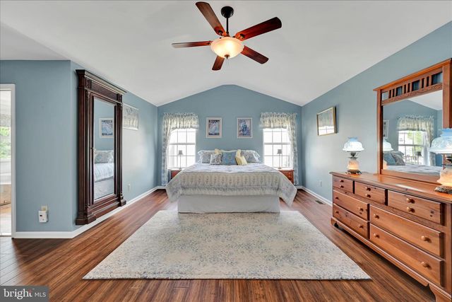 106 WOODBRIDGE CT, Sellersville, PA 18960