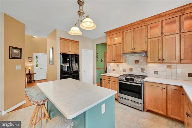 106 WOODBRIDGE CT, Sellersville, PA 18960