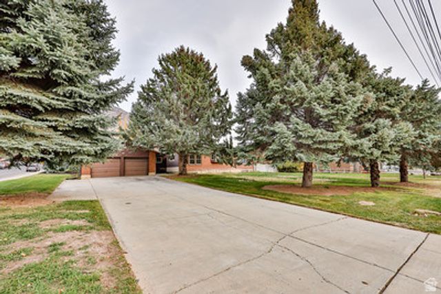 9506 N 4000 W, Cedar Hills, UT 84062
