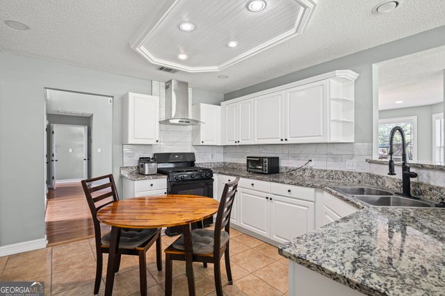 12189 Lauren Way, Fayetteville, GA 30215