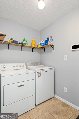 12189 Lauren Way, Fayetteville, GA 30215