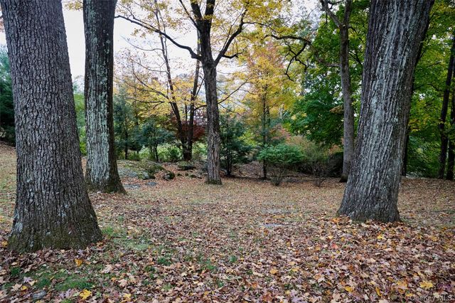 72 Lookout Road, Tuxedo Park, NY 10987