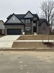 14265 Red Oak Drive, Belleville, MI 48111