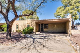 8137 E Renaud Lane, Tucson, AZ 85710