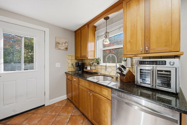 19 Fraser, Stoughton, MA 02072