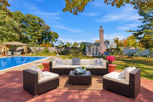 19 Fraser, Stoughton, MA 02072