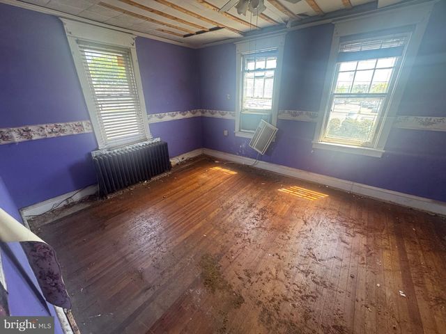 92 S GOVERNOR PRINTZ BLVD, Essington, PA 19029