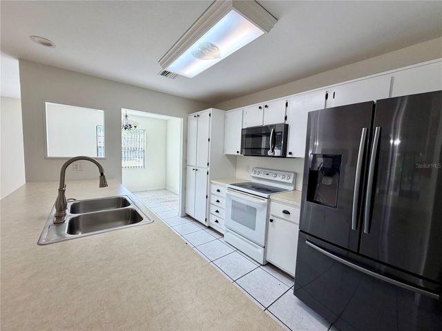 10849 LAKEVIEW DRIVE, New Port Richey, FL 34654