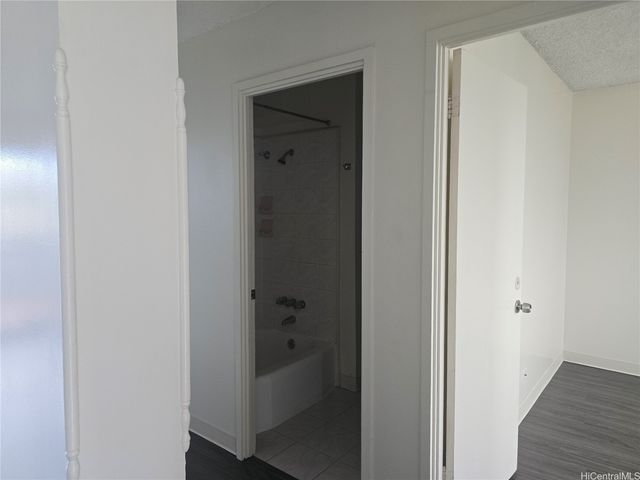 2001 Aupuni Street 804, Honolulu, HI 96817