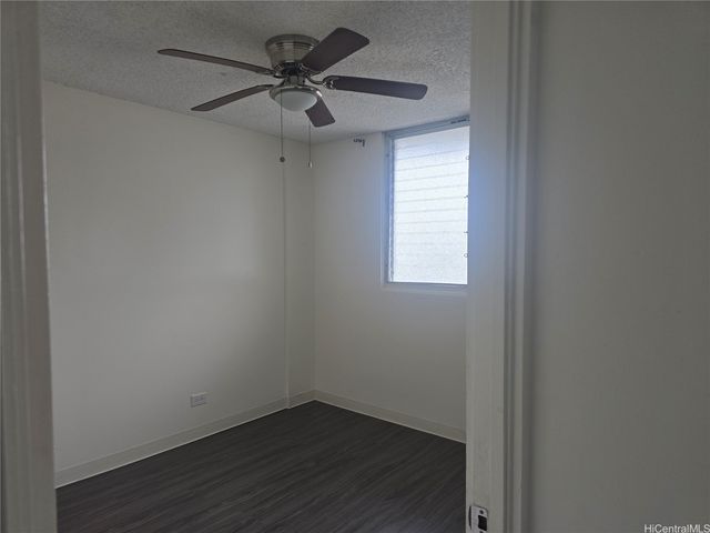 2001 Aupuni Street 804, Honolulu, HI 96817