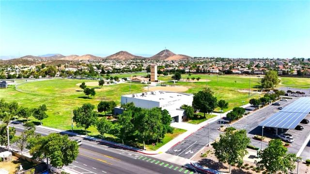 28594 Moon Shadow Drive, Menifee, CA 92584