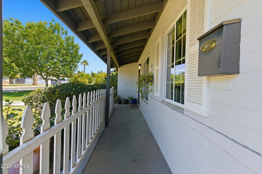 Image 4 of property listing at 4421 E MONTEROSA Street, Phoenix, AZ 85018