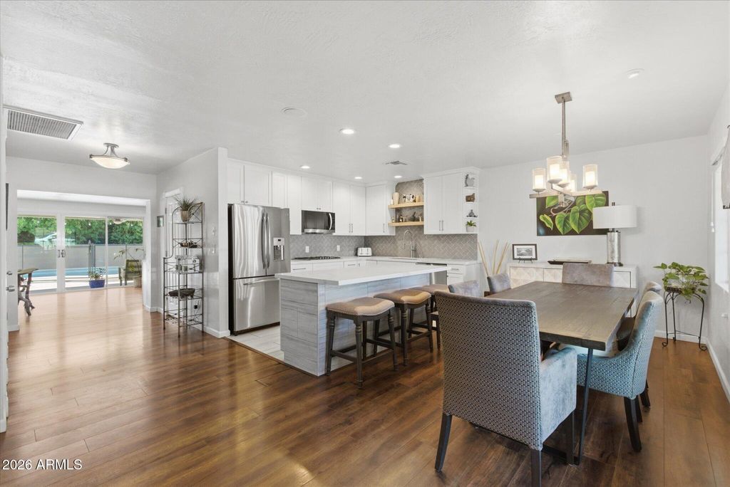 Image 5 of property listing at 4421 E MONTEROSA Street, Phoenix, AZ 85018