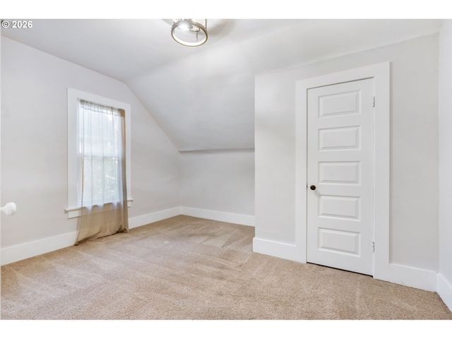 1025 Se TENINO St, Portland, OR 97202