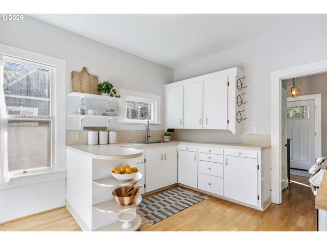 1025 Se TENINO St, Portland, OR 97202