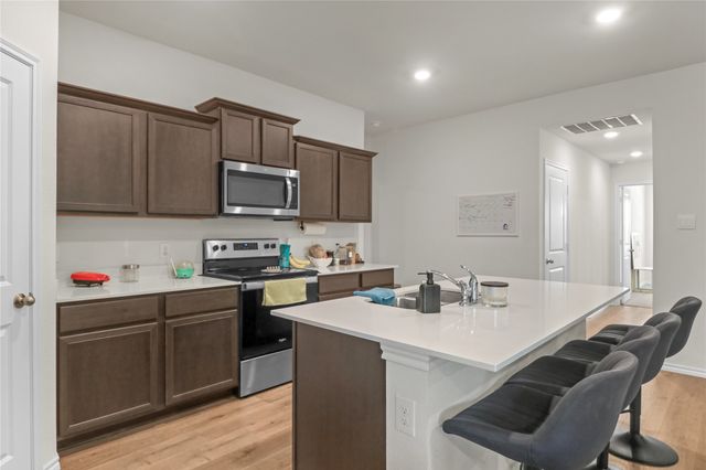 2907 Hadley Drive, Ennis, TX 75119