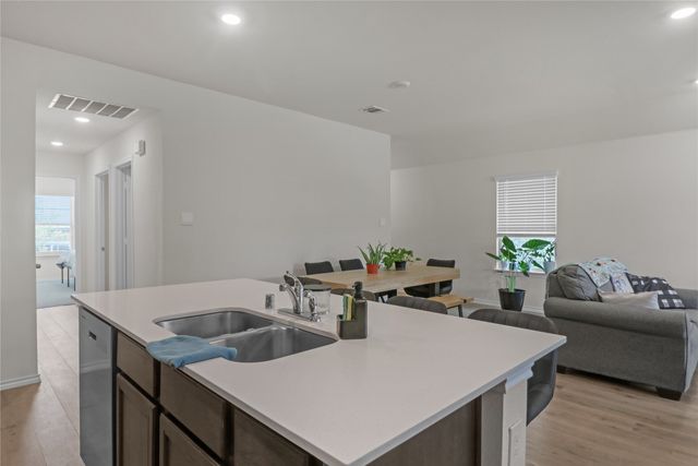 2907 Hadley Drive, Ennis, TX 75119