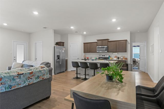 2907 Hadley Drive, Ennis, TX 75119