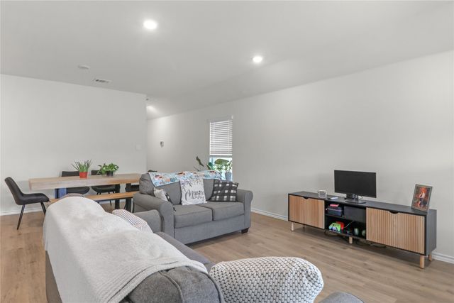 2907 Hadley Drive, Ennis, TX 75119