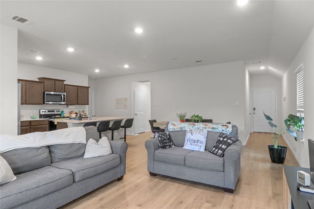 2907 Hadley Drive, Ennis, TX 75119