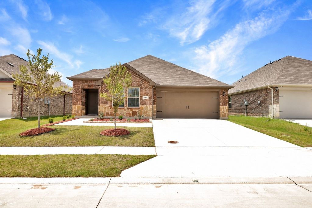 2907 Hadley Drive, Ennis, TX 75119