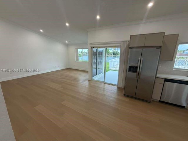 9928 SW 218th Ter, Cutler Bay, FL 33190