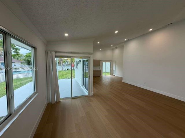 9928 SW 218th Ter, Cutler Bay, FL 33190